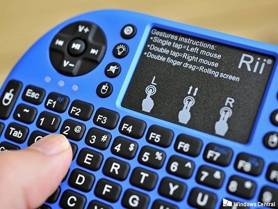 El Rii i8+ es uno de los más populares, es un 3 en 1 Multi Función con un mini teclado QWERTY